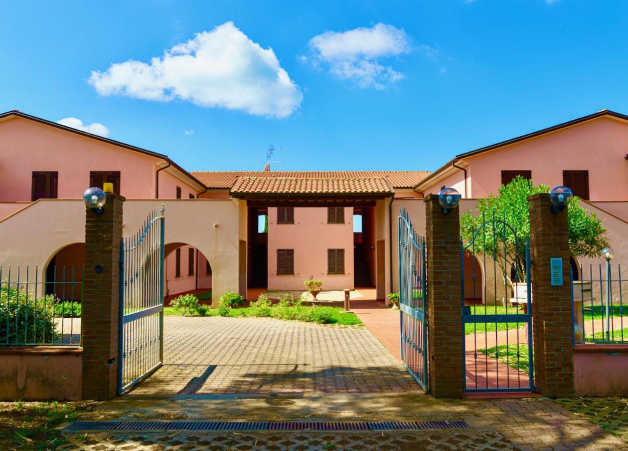 Appartamenti In Residence Villa Santa Maria Сан Винченцо Екстериор снимка